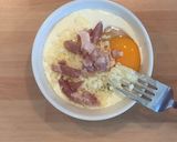 Foto del passaggio 3 della ricetta Quiche di Provola e Pancetta Mug Cake