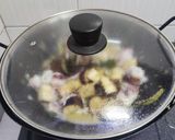 Foto langkah ke 4 dari resep Tumis Cumi, Terong Cabe Hijau.