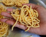 A picture of step 8 of Murukku.