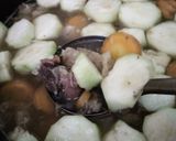 Foto langkah ke 5 dari resep Sop Oyong Daging Bihun.