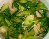 Hình bước làm 4 của món Canh mướp nấu nấm đùi gà và hạt sen