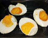 Foto langkah ke 2 dari resep Ayam Goreng Saus Telur Asin (Plus Saus Keju).