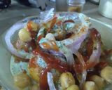 A picture of step 4 of Chana phulki chaat.