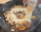 Foto del paso 1 de la receta: Arroz exprés con verduras asadas