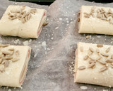 Foto del paso 5 de la receta: Hojaldritos rellenos con mucho queso y pipas de girasol
