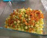 Une image de l'étape 8 de Salade de fruits aux deux melons, raisins et abricots.