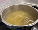 Foto del paso 2 de la receta: Espaguetis a la carbonara con queso comte