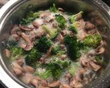 Foto langkah ke 4 dari resep Brocolli chedar soup.