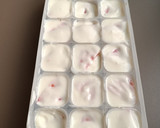 Foto del paso 5 de la receta: Bombones de fresa y yogurt