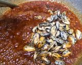 Foto langkah ke 2 dari resep Kerang Hijau Pedas Manis 🌶️.