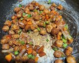 A picture of step 6 of Soya chunks fried rice.