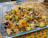 Une image de l'étape 13 de Salade tiède marinée aux pommes de terre, cervelas, tomate, olives et oignons rouges.