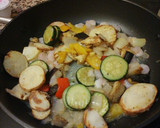 Foto del paso 1 de la receta: Relleno para fajitas de verduras y patatas con camarones