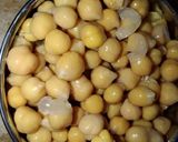 A picture of step 2 of Sauce chana chaat.