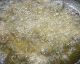 A picture of step 3 of Potato pakodi.