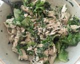 รูปขั้นตอนการทำที่ 3 ของ ทาโก้สลัดไก่ซีซาร์ Caesar chicken salad and taco spanich cream