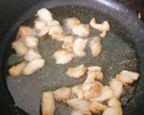 Hình bước làm 3 của món Cá rô kho trứng với tóp mỡ