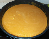 Foto del paso 3 de la receta: Arroz con anillas, langostinos y almejas