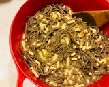 Foto del paso 3 de la receta: Tortilla de spaghetti de setas con queso