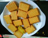 A picture of step 6 of Biscuit samosa.