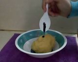 Foto langkah ke 3 dari resep 52. Kue Kering Susu 3 Bahan No Oven.