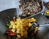 Foto langkah ke 4 dari resep Tumis Kentang Ati Ampela Pete.