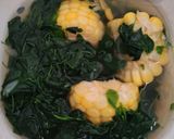 Foto langkah ke 5 dari resep Daun Kelor + Jagung masak kunci.