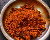 A picture of step 4 of Curry leaves chutney.