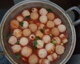 Foto langkah ke 5 dari resep Tomyam Seafood Simple.