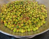 A picture of step 6 of Matar Ghugni with Paratha..
