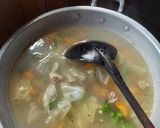 Foto langkah ke 8 dari resep Sayur Sop Daging Sapi & Bakso.