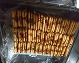 A picture of step 6 of Rio biscuit chocolate cake.