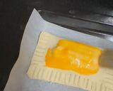 Foto langkah ke 5 dari resep Banana Choco Cheese Pastry.