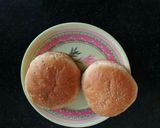 A picture of step 1 of Sunny sideup egg burger.