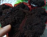 Foto langkah ke 4 dari resep Eggless cup cake coklat lembut.