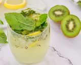 A picture of step 5 of Kiwi mojito.