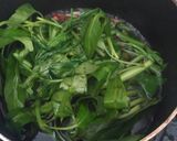 Foto langkah ke 2 dari resep Tumis kangkung.