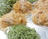 Foto langkah ke 3 dari resep Mie wortel + Bayem homemade.