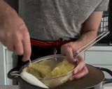 A picture of step 3 of Joël Robuchon’s Mashed Potatoes.