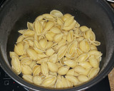 Foto del paso 3 de la receta: Pasta con atún y crema