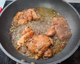 Foto langkah ke 2 dari resep Paha / Dada Ayam Ketumbar Goreng Teflon, cepat & mudah.