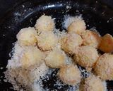 Foto langkah ke 5 dari resep Mashed Potato Balls.