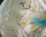 A picture of step 4 of Gireba cookies.