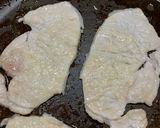 Foto del passaggio 3 della ricetta Scaloppine di lonza con mele e uva