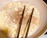 Hình bước làm 2 của món Cánh gà chiên nước mắm và bơ