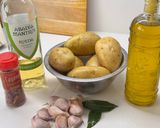 Foto del paso 1 de la receta Patatas al ajillo colorado