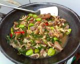 Foto langkah ke 6 dari resep Kikil Masak Tauco (tanpa santan).