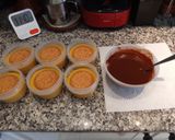 Foto del paso 13 de la receta: Tarta individual de galletas o de la Abuela con flan Potax y chocolate Valor