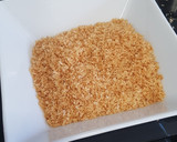 Foto del paso 1 de la receta: Curry de pollo y coco tostado sobre arroz basmati con guisantes y granada