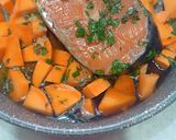 Foto del passaggio 3 della ricetta Salmone con Patate Dolci in Friggitrice ad Aria